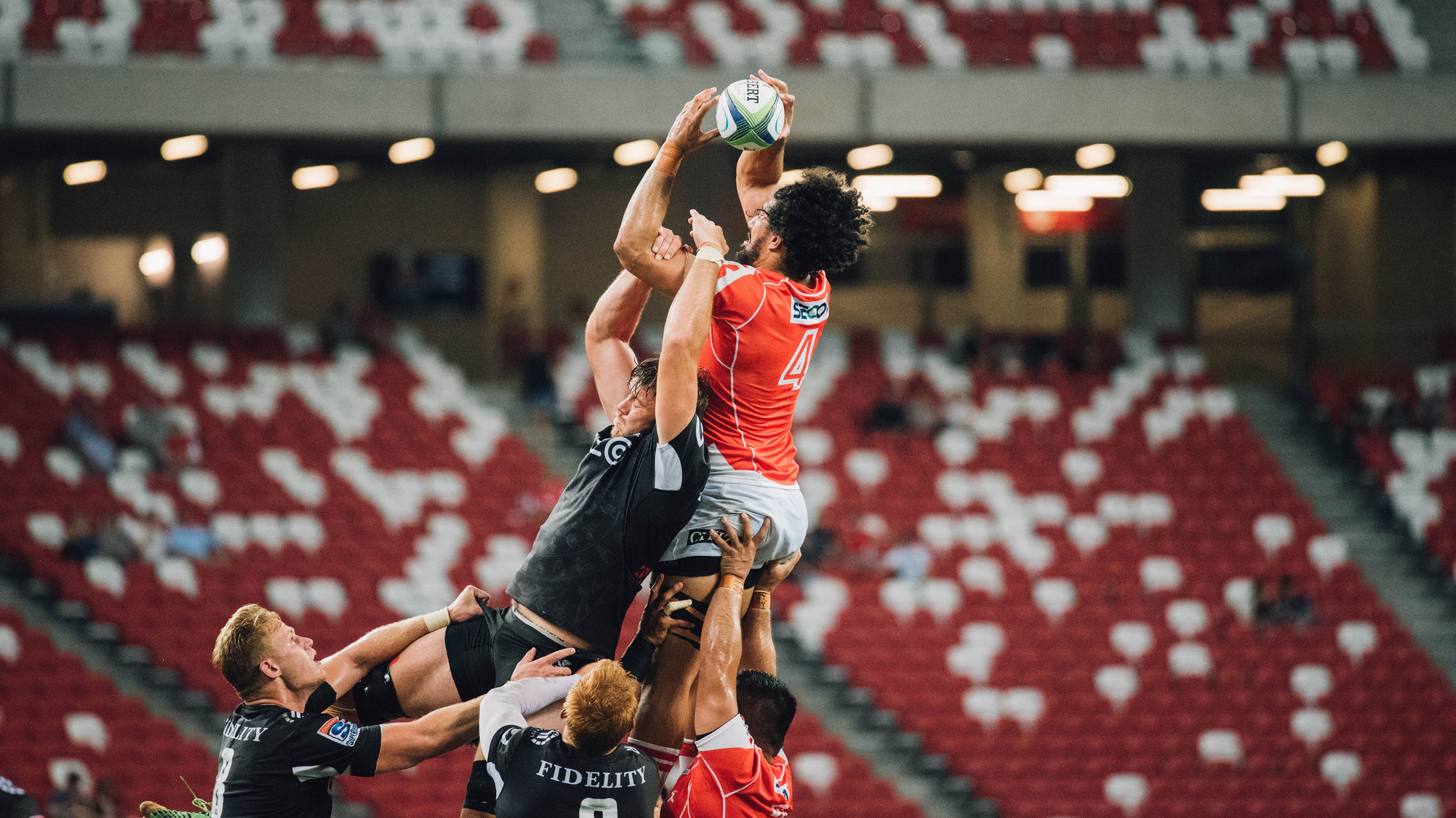 在对阵快船的比赛中，蒂伊不但得分爆炸，还抢下13个篮板，全面表现令人震惊！