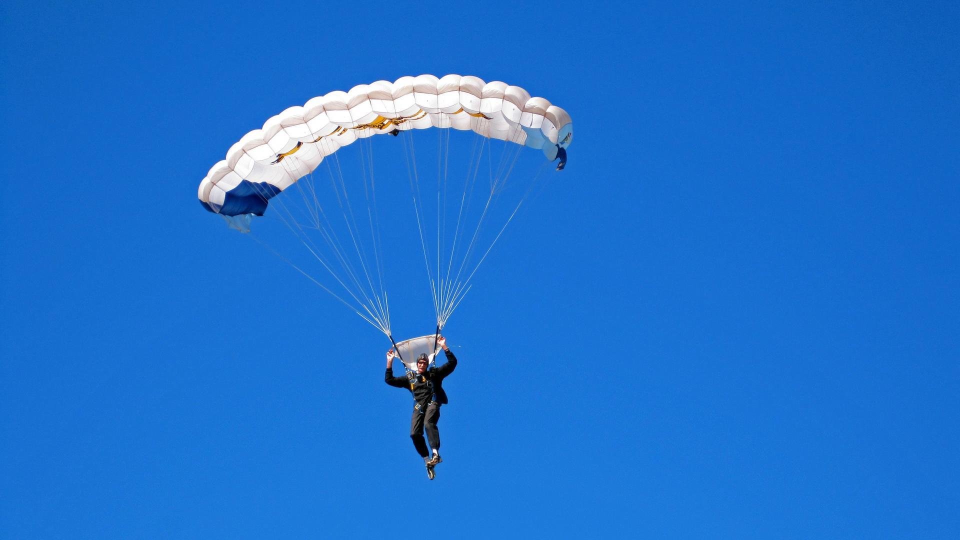 炉石传说 线上职业赛事精彩纷呈，炉石传说比赛视频2020